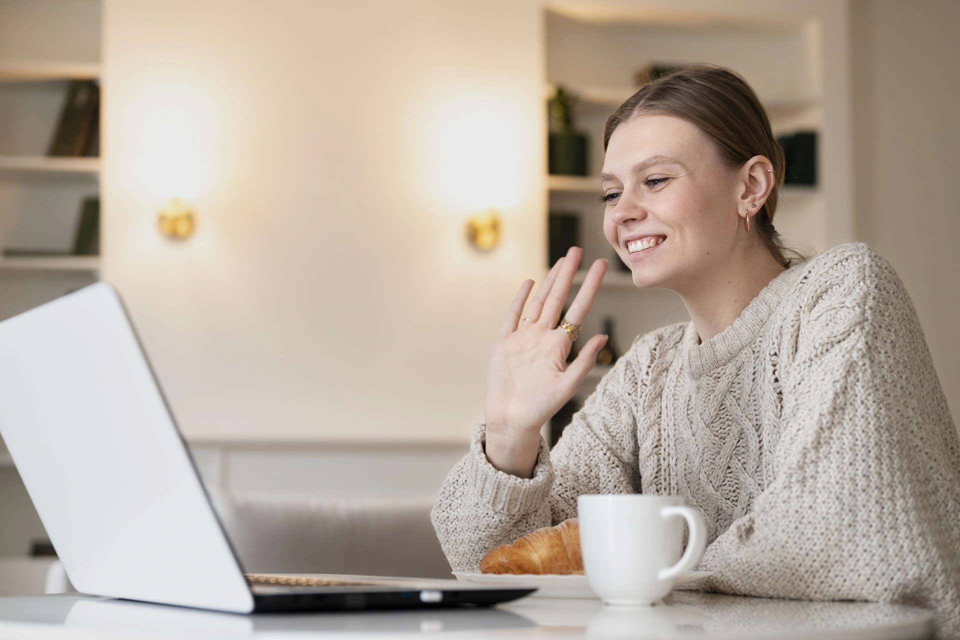 woman-having-virtual-date_1
